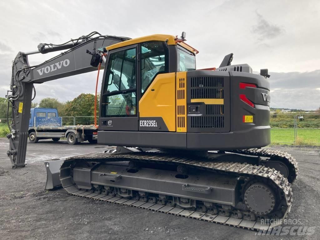 Volvo ECR 235 E L 大型油圧ショベル12t以上（パワーショベル・ユンボ）