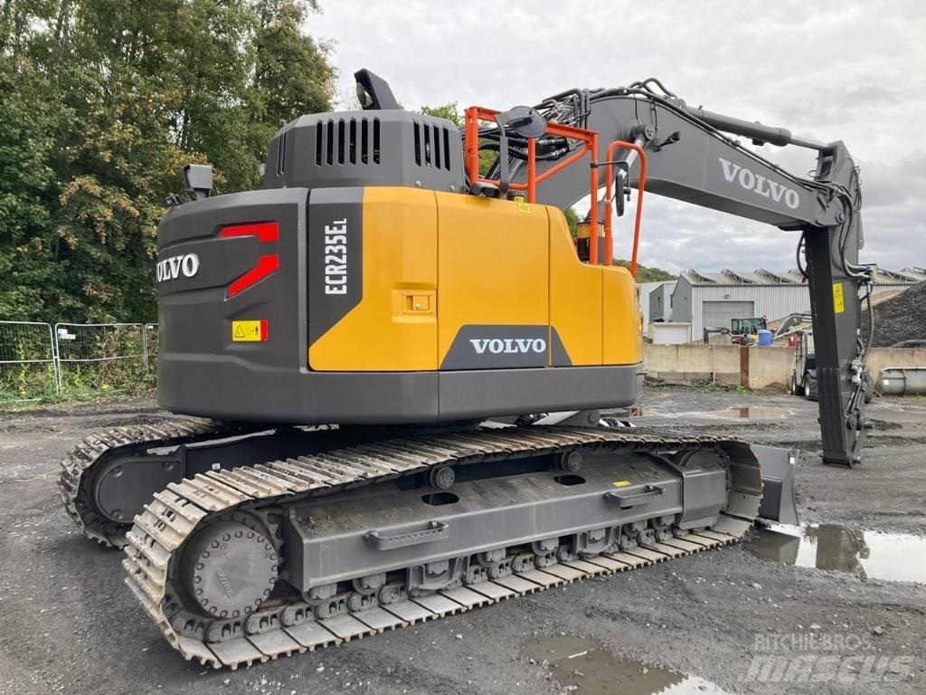 Volvo ECR 235 E L 大型油圧ショベル12t以上（パワーショベル・ユンボ）
