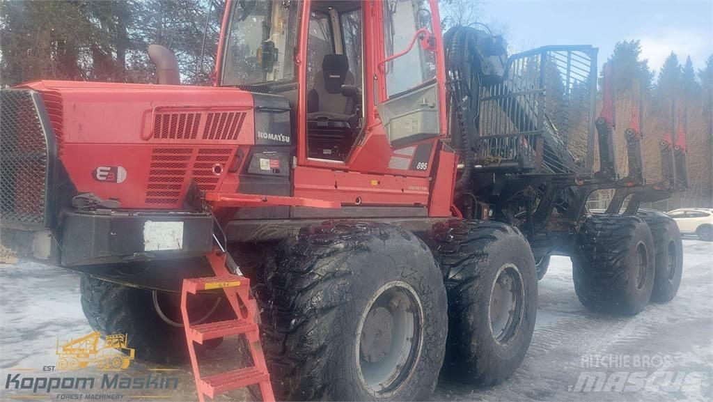 Komatsu 895 フォワーダー