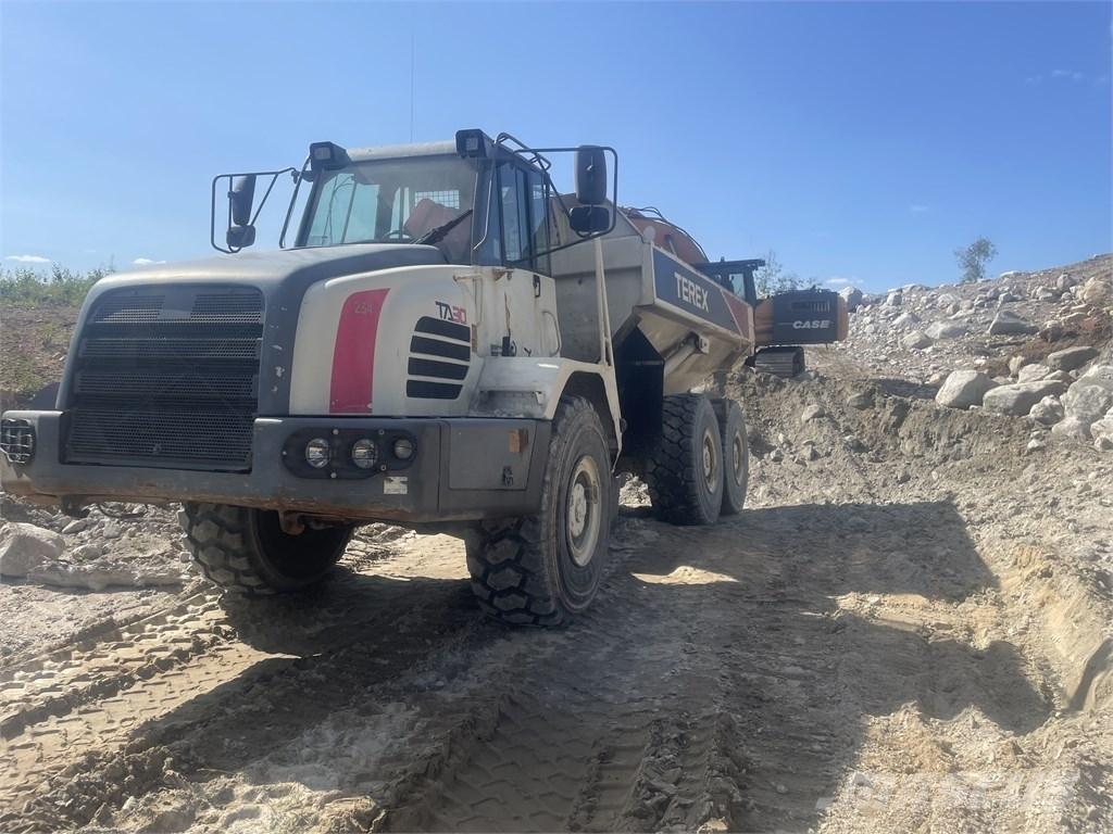 Terex TA 30 アーティキュレート式ダンプトラック