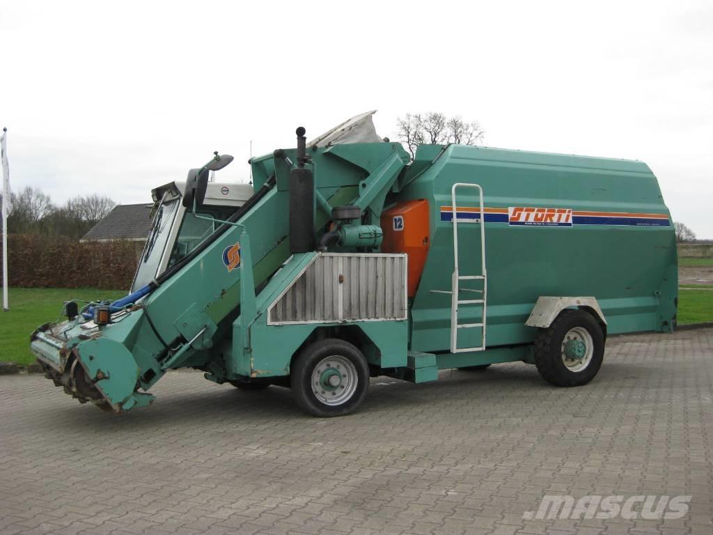 Storti Bulldog ミキサーフィーダー