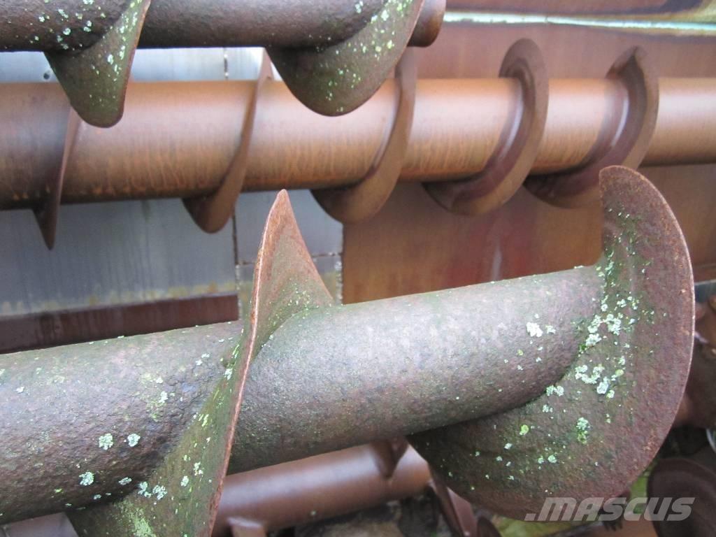 Storti Bulldog ミキサーフィーダー