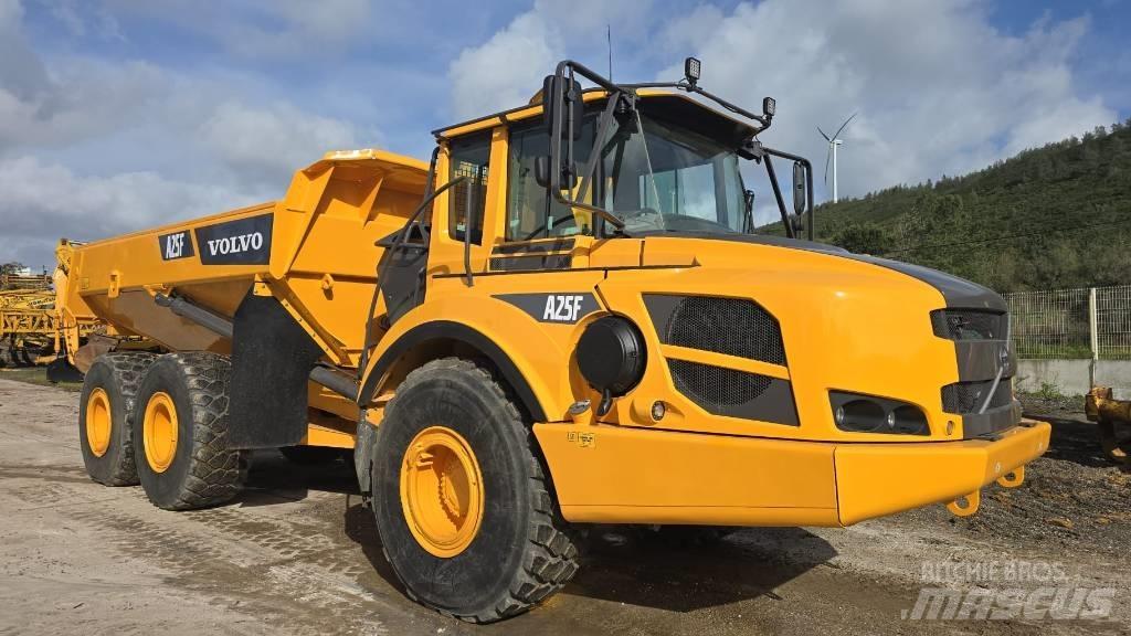 Volvo A 25 F アーティキュレート式ダンプトラック