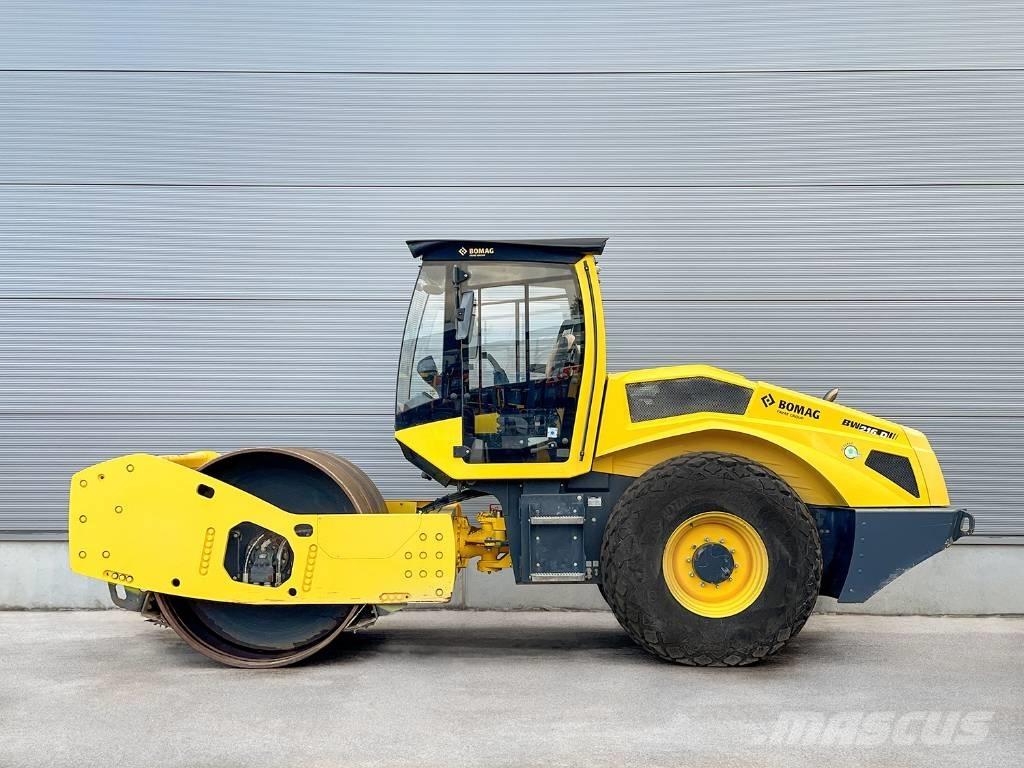Bomag BW 216 D-5 振動ローラ