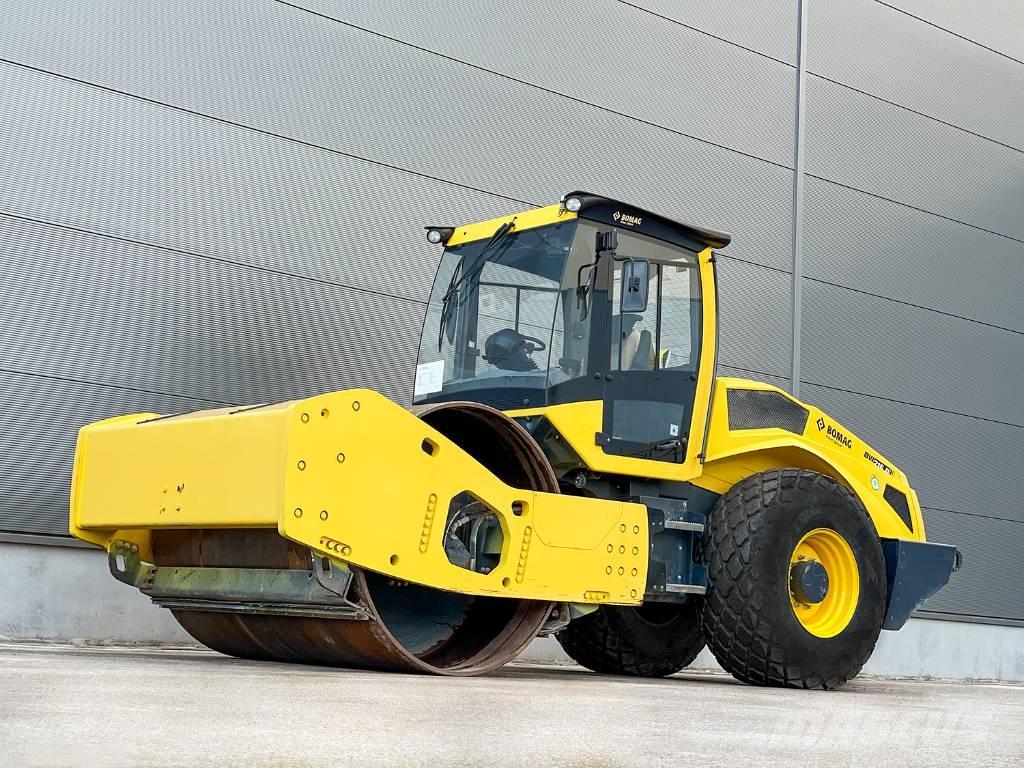 Bomag BW 216 D-5 振動ローラ