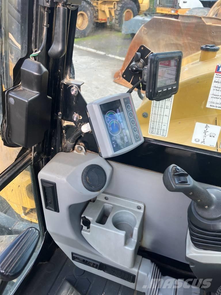 CAT 308 E 2 CR 中型油圧ショベル 7ｔ-12ｔ（ユンボ・パワーショベル・バックホー）