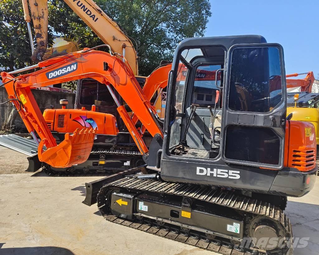 Doosan DH 55 ミニ油圧ショベル 7t以下（ミニユンボ・ミニディガー）