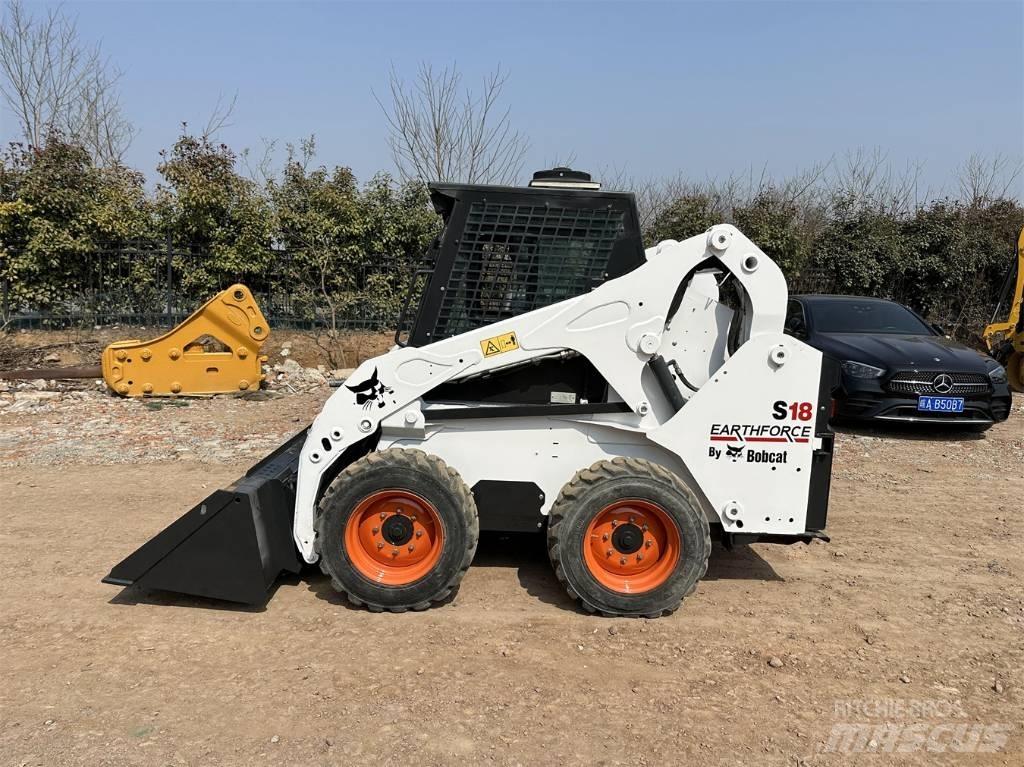 Bobcat S 18 スキッドステアローダー