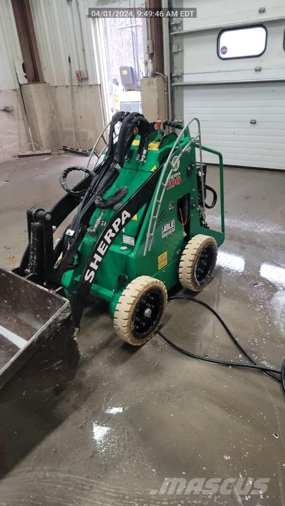  Cratos 100ECO スキッドステアローダー
