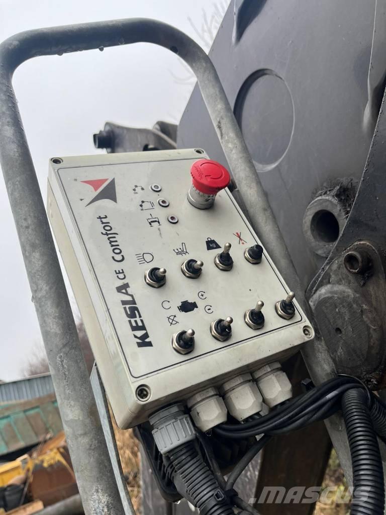 Kesla 2114ZT 林業油圧ショベル（パワーショベル・ユンボ・バックホー）