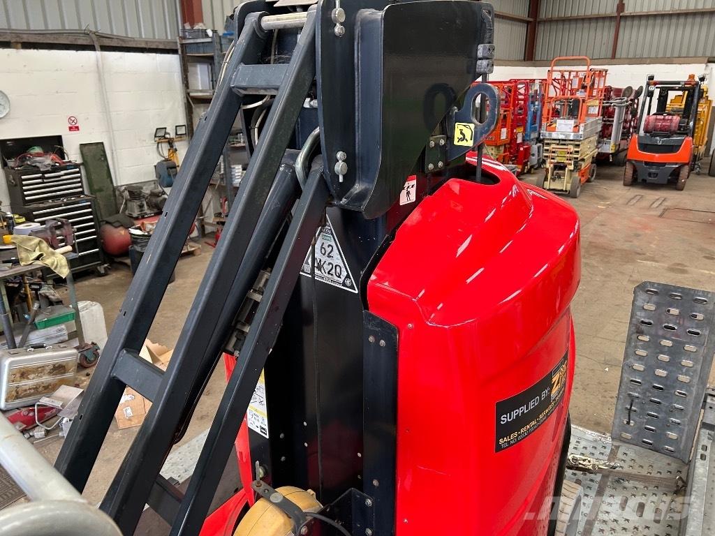 Manitou 100 VJR 垂直昇降型リフト