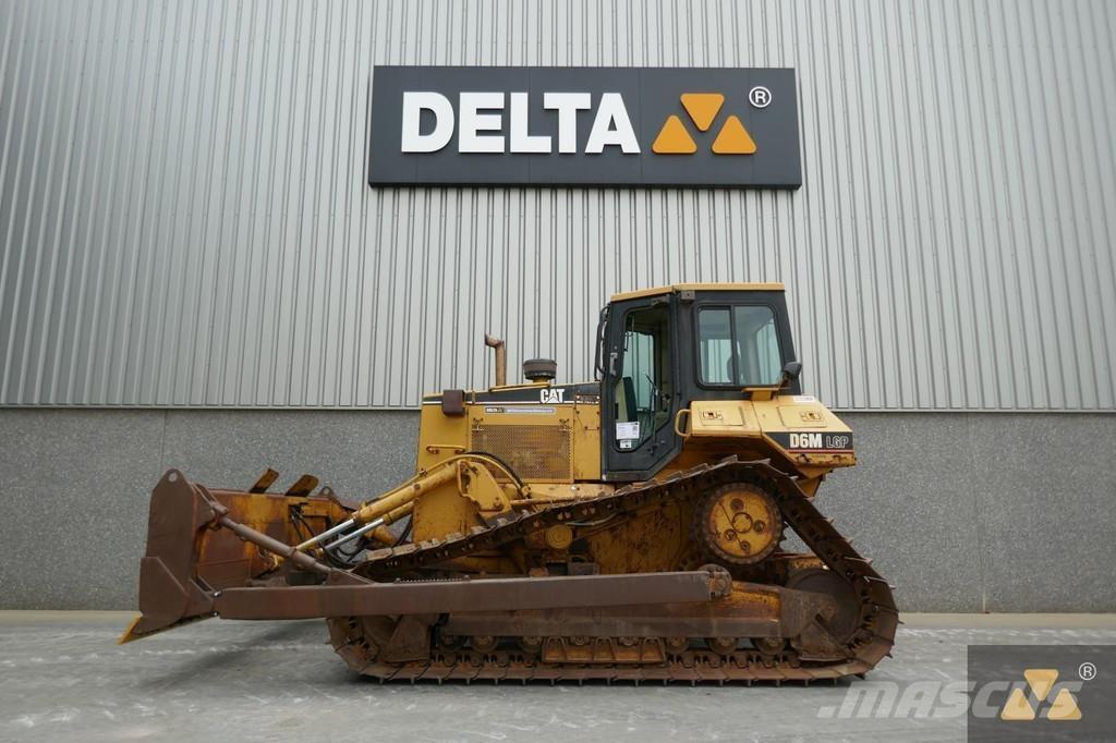 CAT D6M LGP ブルドーザー
