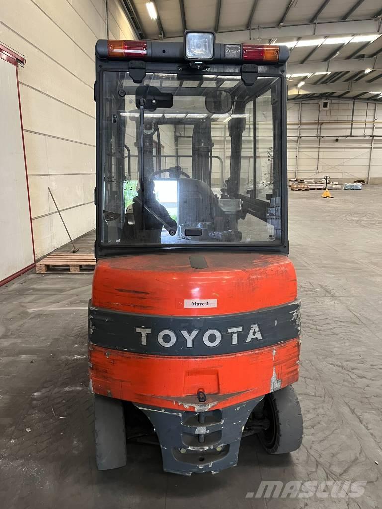 Toyota 7 FBMF 25 バッテリーフォークリフト