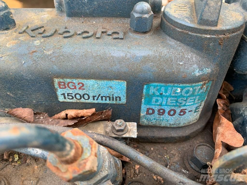 Kubota D 905E ENGINE エンジン