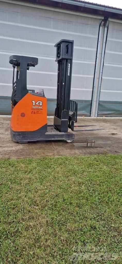 Doosan BR 16 JW-7 リーチフォークリフト
