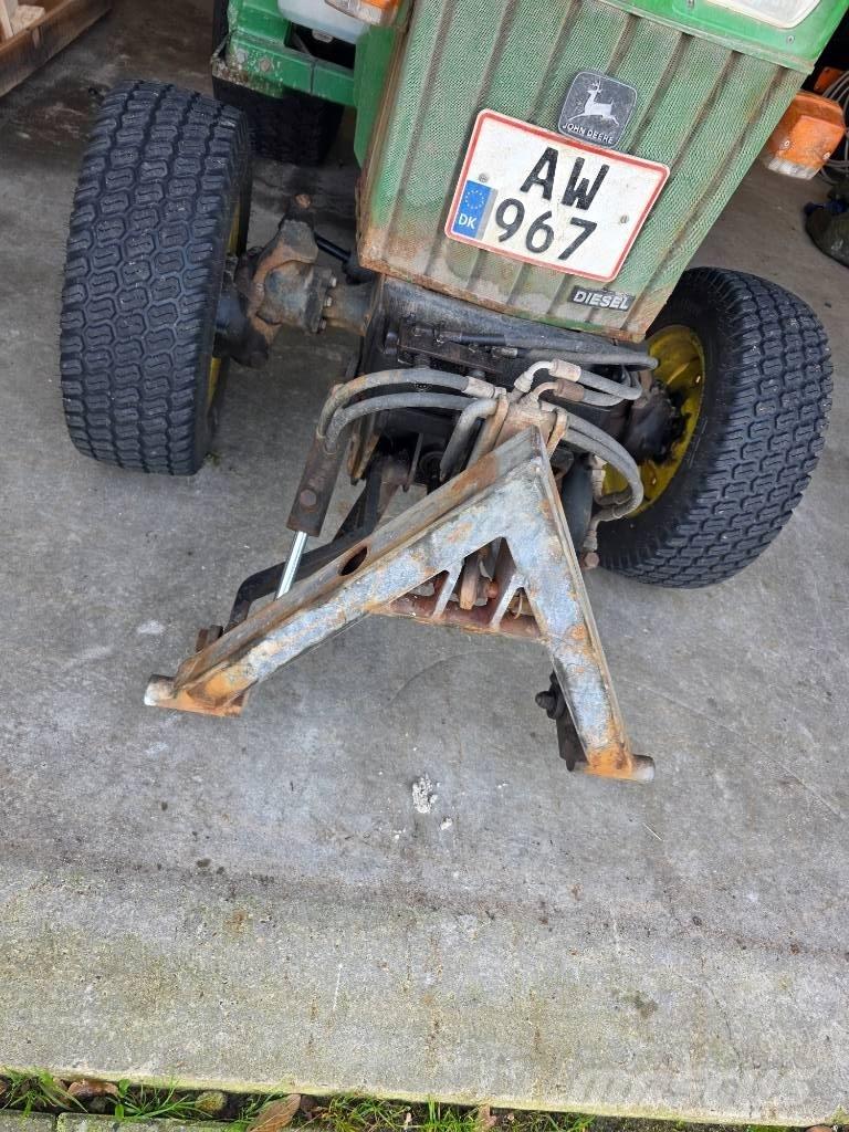 John Deere 855 コンパクトトラクター