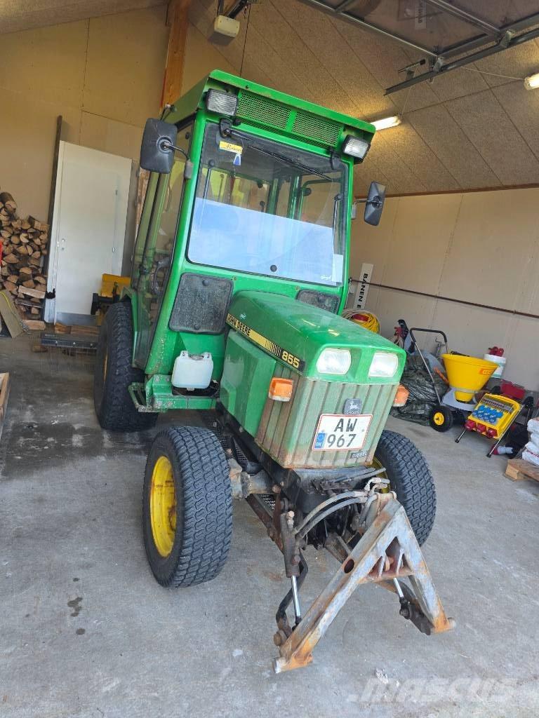 John Deere 855 コンパクトトラクター
