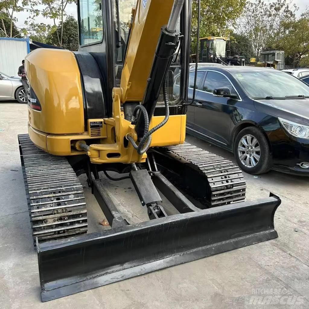 CAT 304 C CR ミニ油圧ショベル 7t以下（ミニユンボ・ミニディガー）