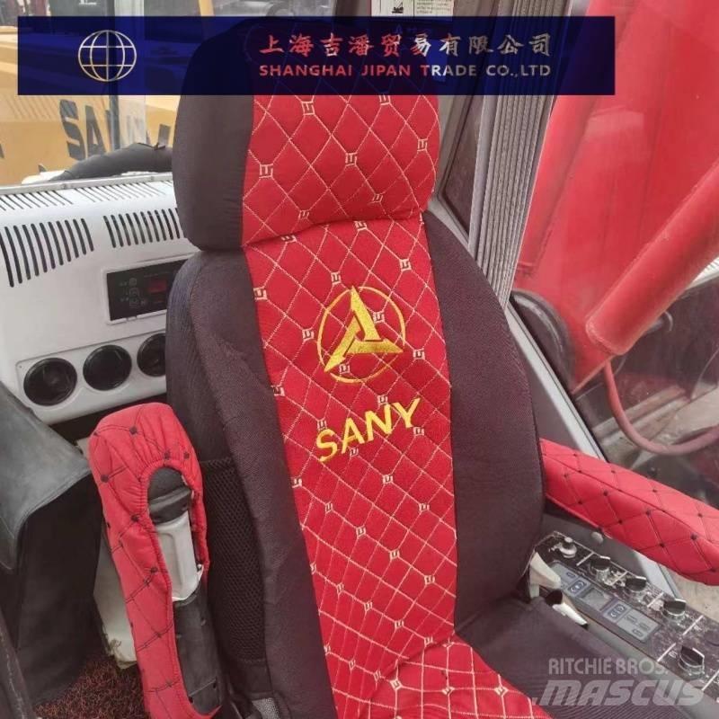 Sany SCC2000A クローラクレーン