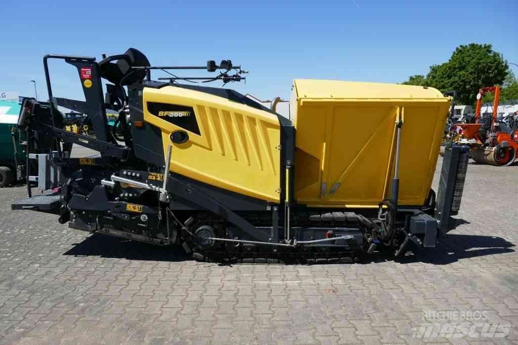 Bomag BF 200 C-2 小型アスファルト機械