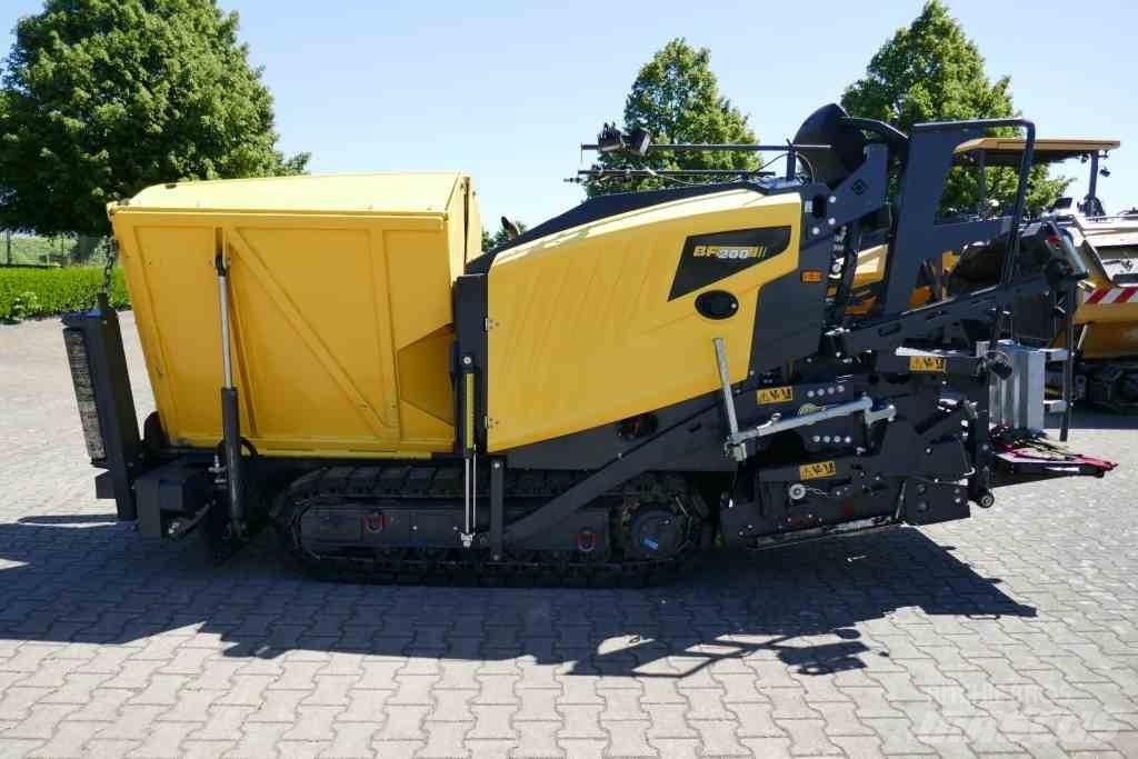 Bomag BF 200 C-2 小型アスファルト機械