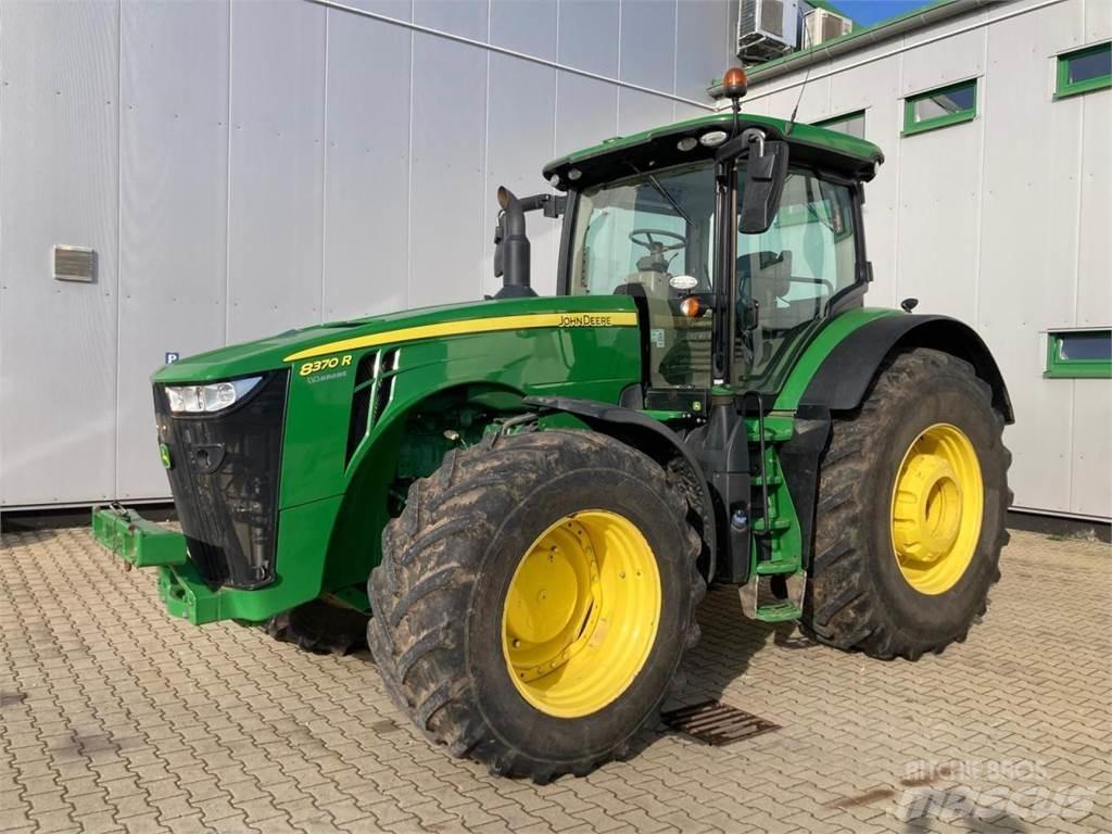 John Deere 8370R トラクター