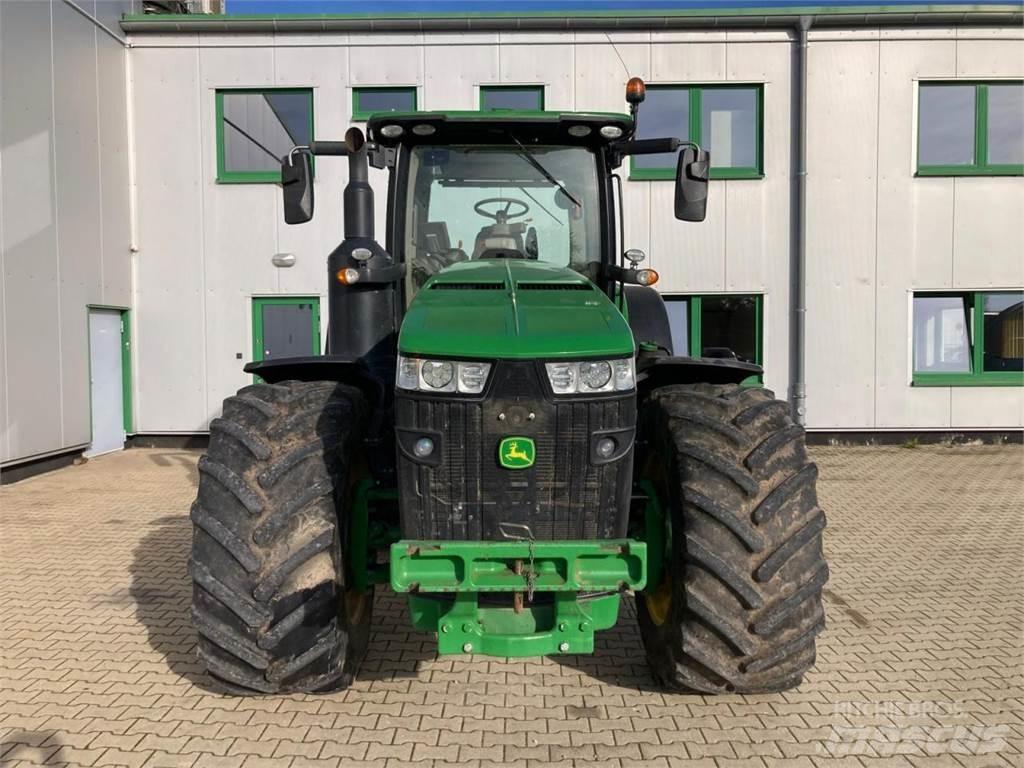 John Deere 8370R トラクター