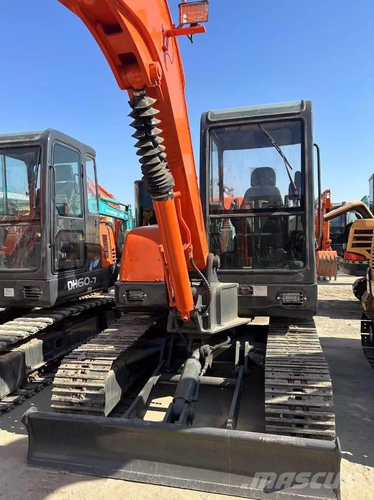 Doosan DH 55 ミニ油圧ショベル 7t以下（ミニユンボ・ミニディガー）
