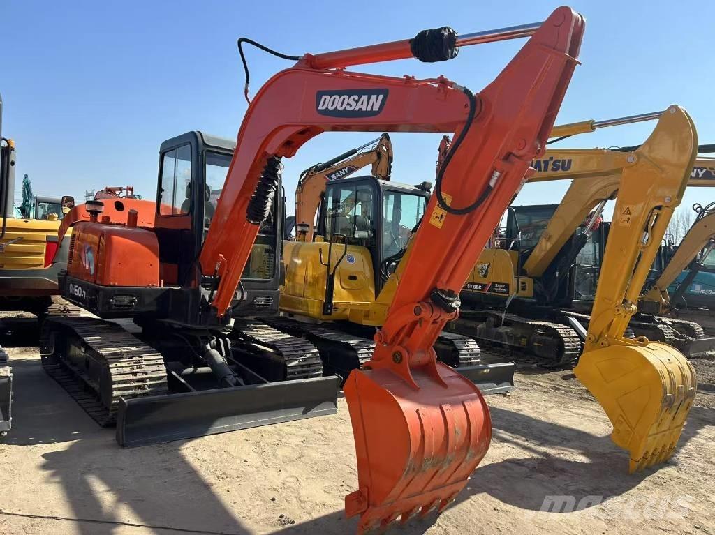 Doosan DH 55 ミニ油圧ショベル 7t以下（ミニユンボ・ミニディガー）