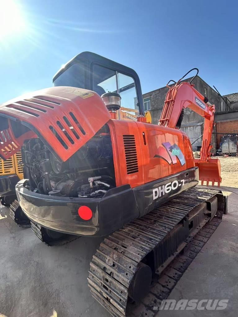 Doosan DH 55 ミニ油圧ショベル 7t以下（ミニユンボ・ミニディガー）