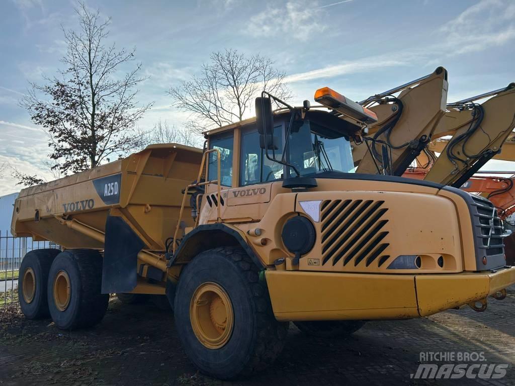 Volvo A 25 D アーティキュレート式ダンプトラック