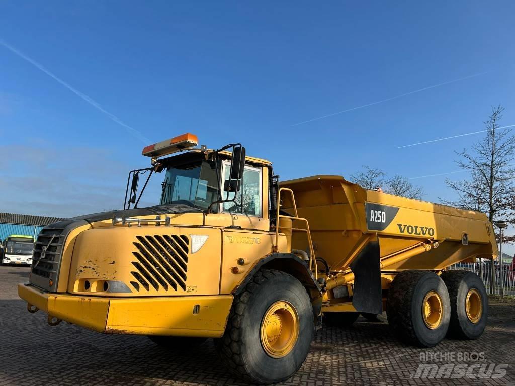 Volvo A 25 D アーティキュレート式ダンプトラック