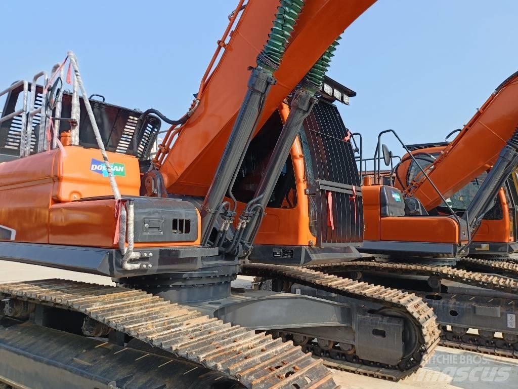 Doosan DX300-9 大型油圧ショベル12t以上（パワーショベル・ユンボ）