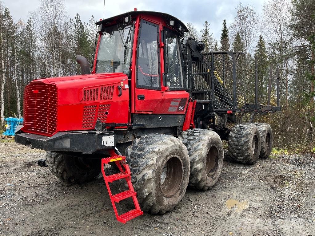 Komatsu 845 フォワーダー