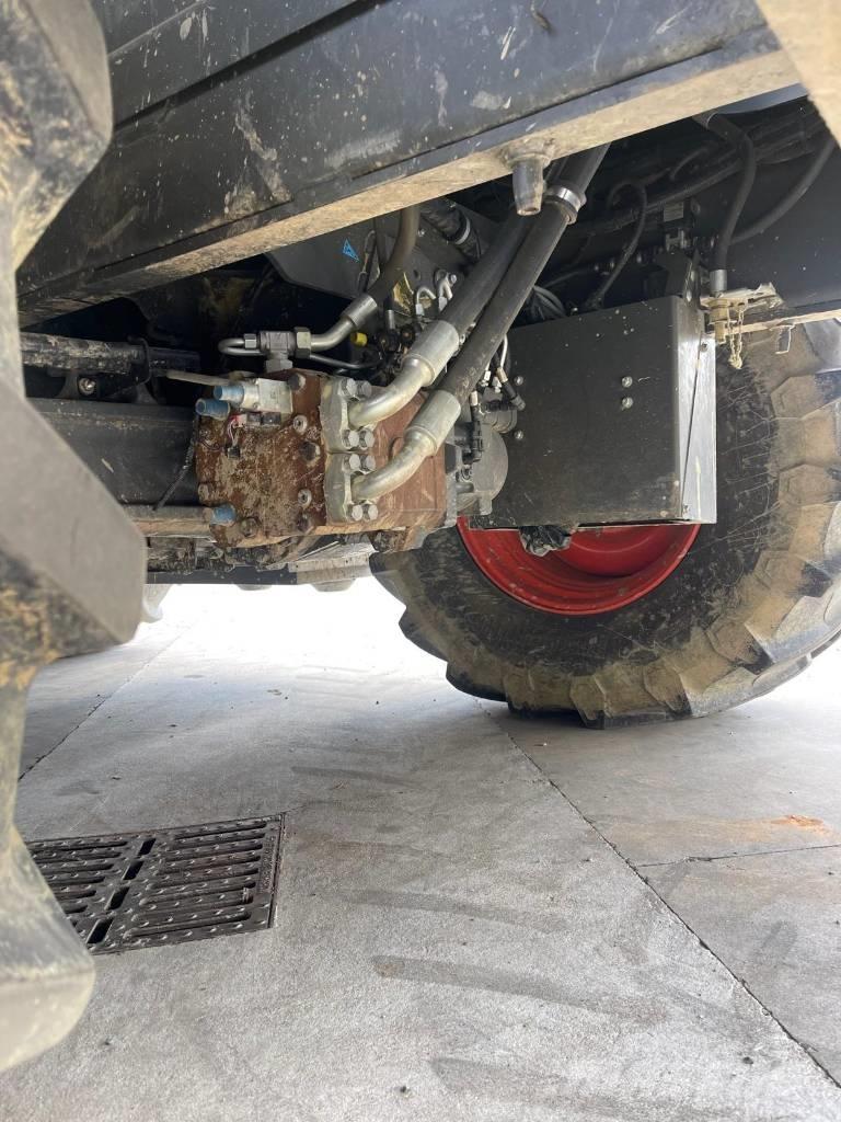 CLAAS Jaguar 990 自走式フォレージハーベスター