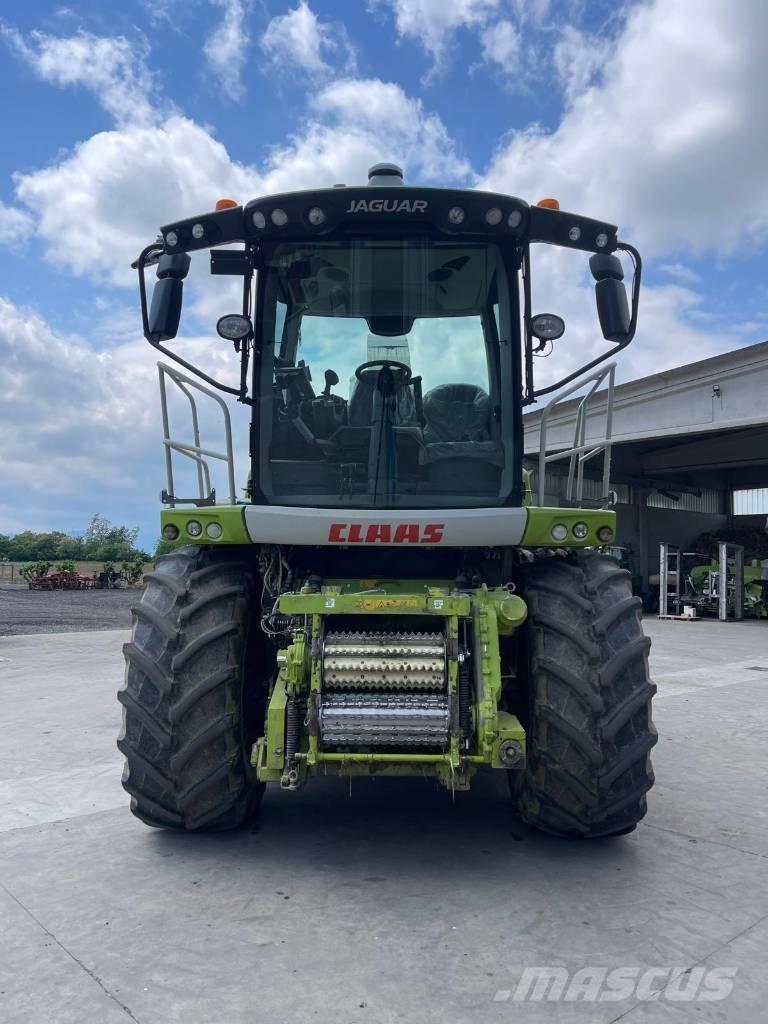 CLAAS Jaguar 990 自走式フォレージハーベスター