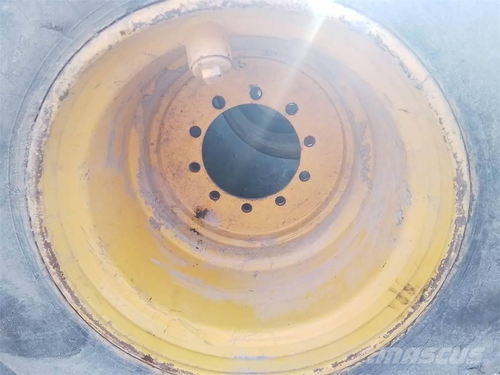 Ösa 250 24x26,5 タイヤ、ホイル、リム