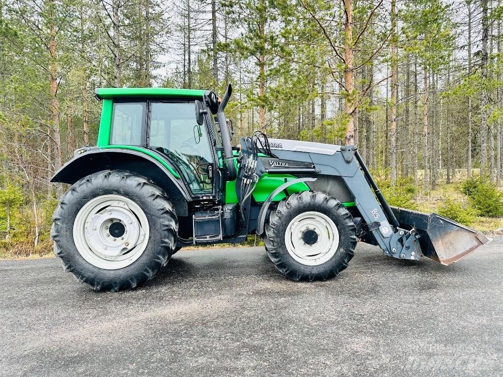 Valtra T 131 トラクター