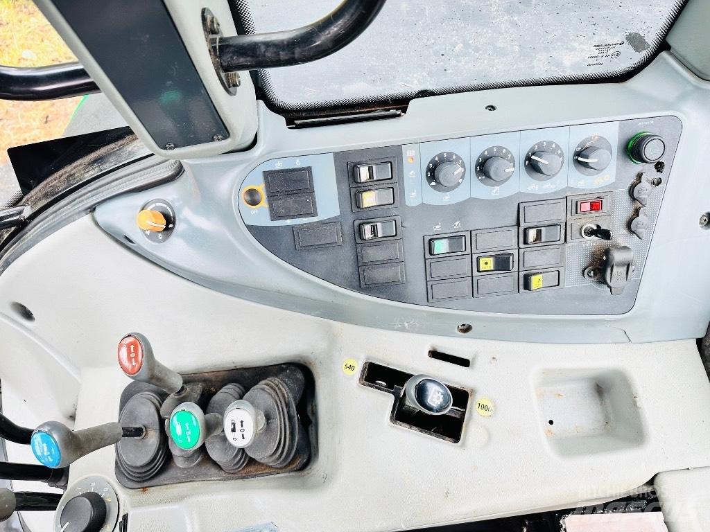 Valtra T 131 トラクター