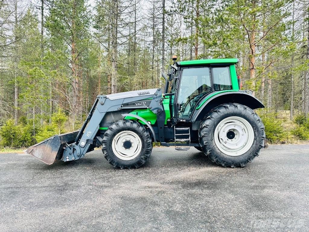 Valtra T 131 トラクター