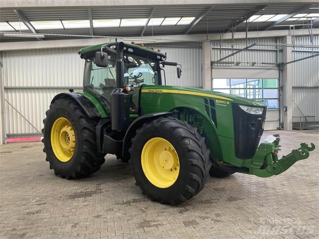 John Deere 8360R トラクター