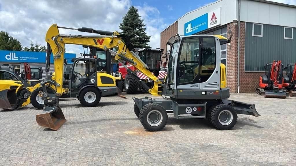 Wacker Neuson EW65 特殊油圧ショベル