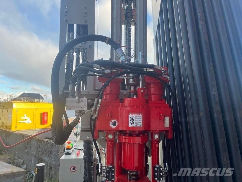 Comacchio Geo600 井戸掘削機