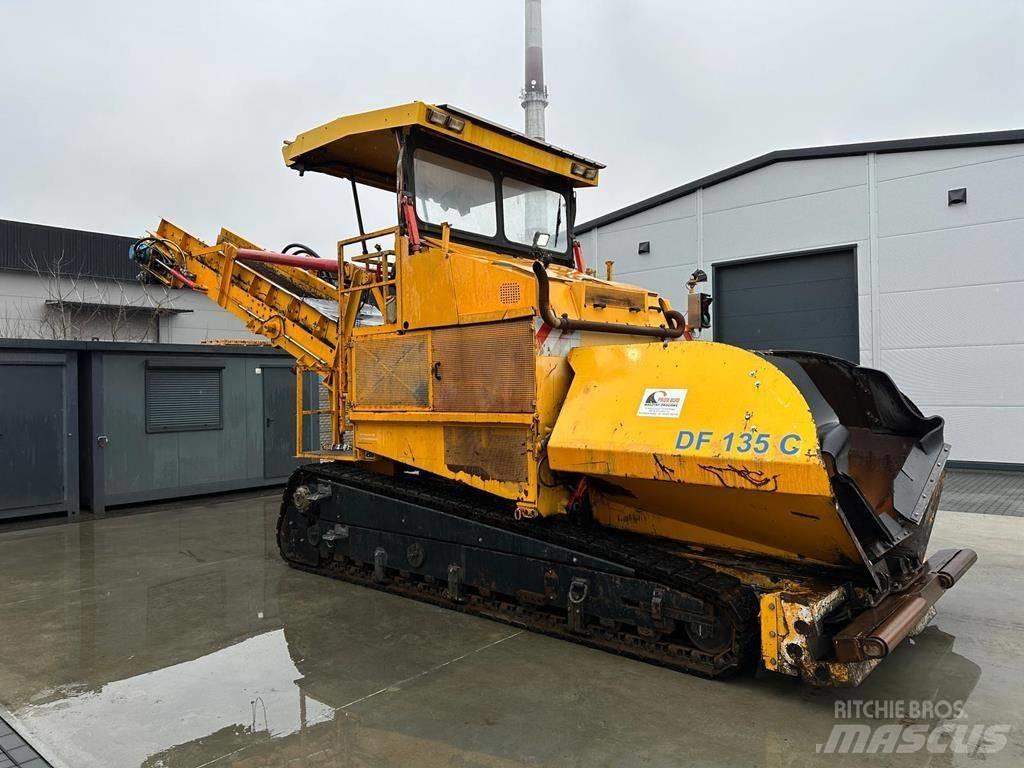 Demag DF 135 C アスファルトフィニッシャ