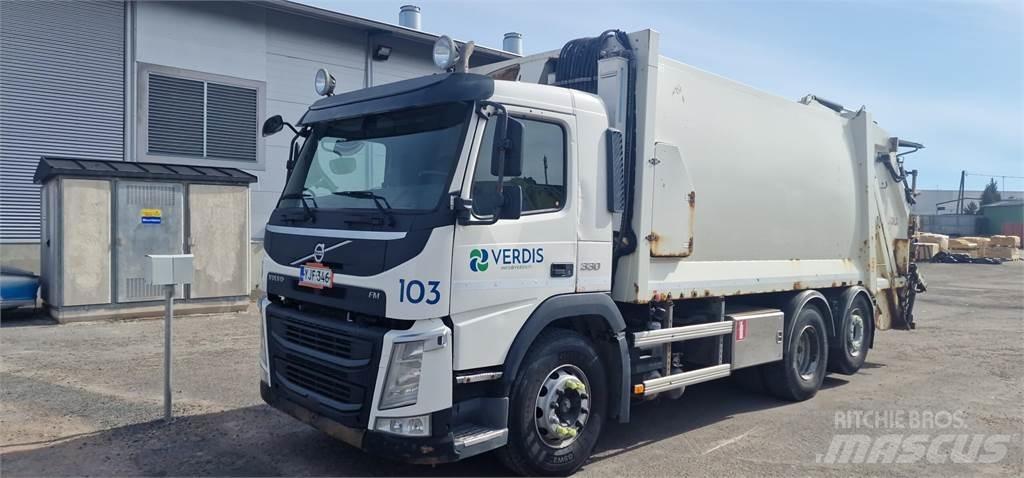 Volvo FM 330 塵芥車、パッカー車