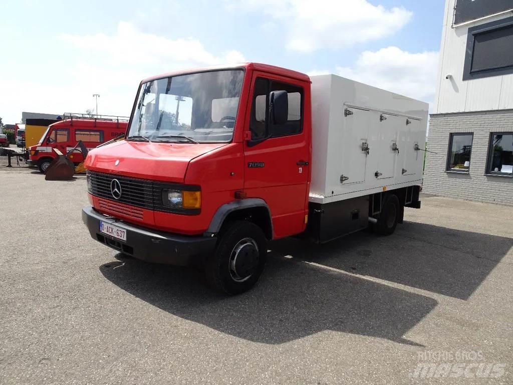 Mercedes-Benz 709D 冷凍冷蔵車