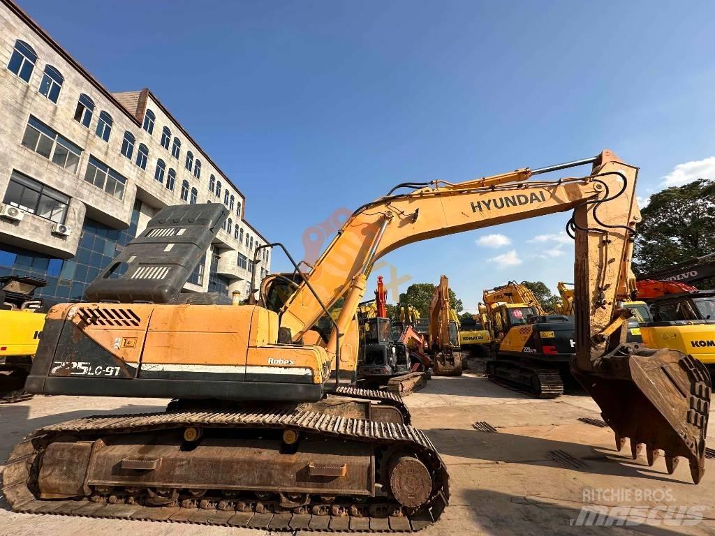 Hyundai R 225 -9 大型油圧ショベル12t以上（パワーショベル・ユンボ）