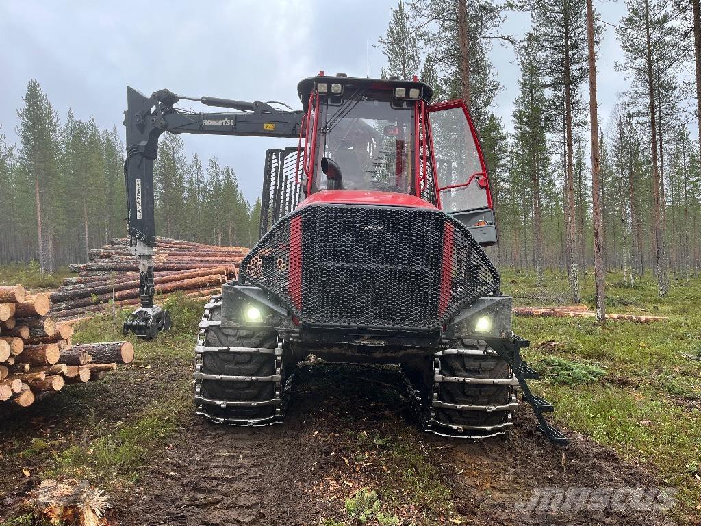 Komatsu 875 フォワーダー