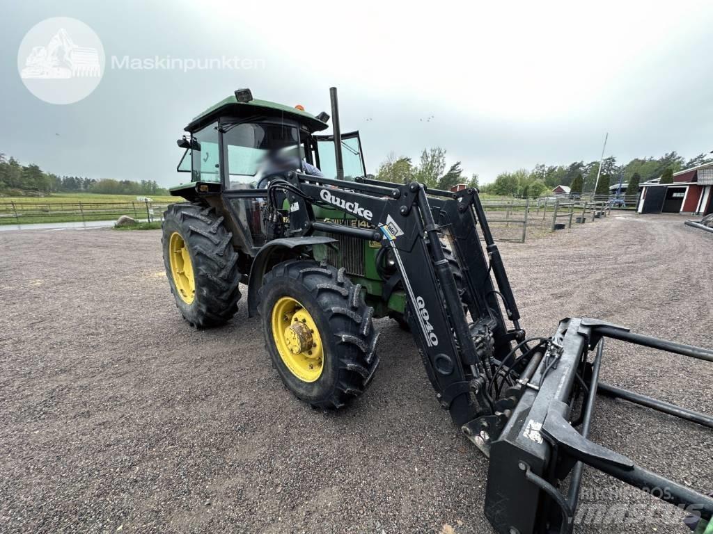 John Deere 2140 トラクター