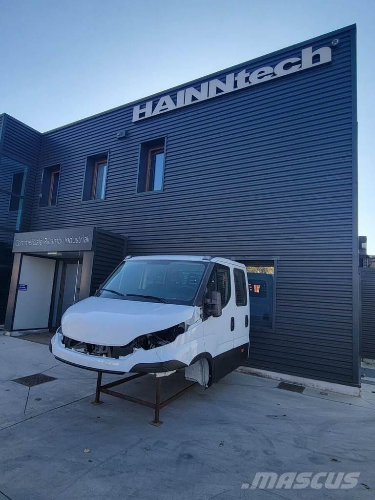 Iveco DAILY E6 キャビン及び内装